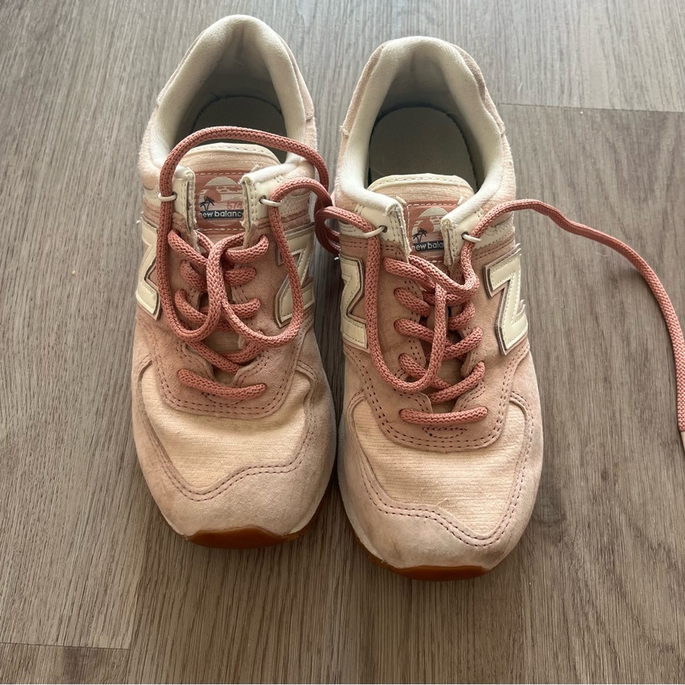 New Balance Women's 574 V2 Sneaker, Faded Cedar/Smoked Salt, 7.5